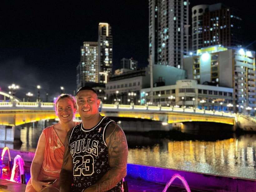 Manila: Chinatown Nighttime Tour by Tuk-Tuk - Chinese temples and the changing city view