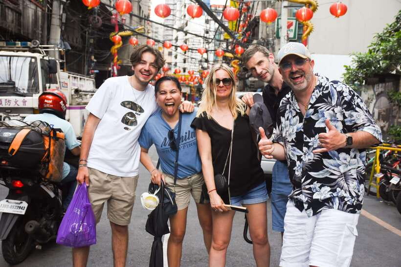 Manila: Guided Food Tour of Binondo with Tastings - Ending with hopia at a historic bakery