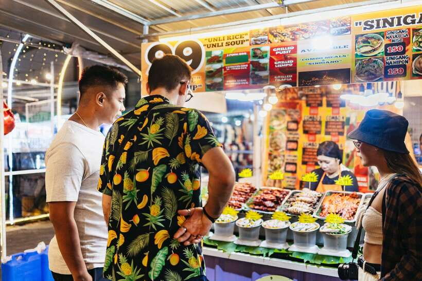 Manila: Guided Night Market Experience - Tuktuk, train, and jeepney rides