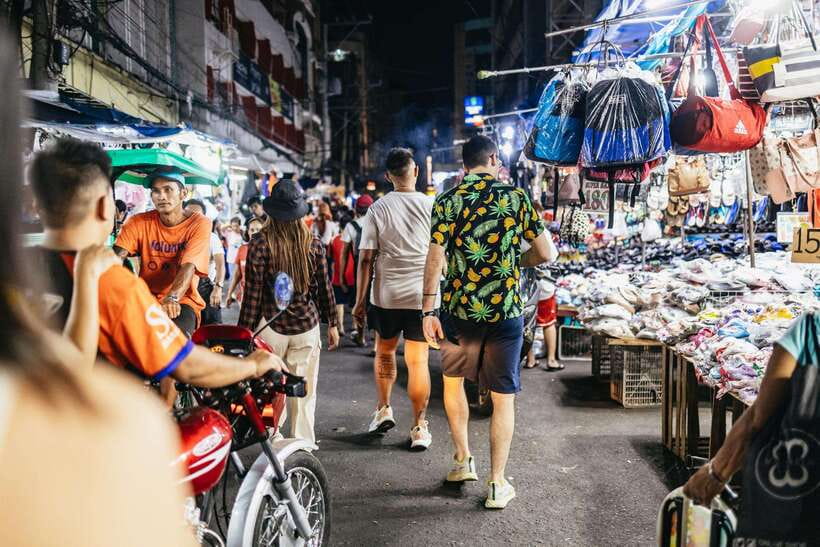Manila: Guided Night Market Experience - A working produce market and the food trail