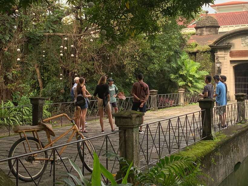 Manila: Guided Sunset Bamboo Bike Tour in Intramuros - Why a bamboo bike is a good way to see Intramuros