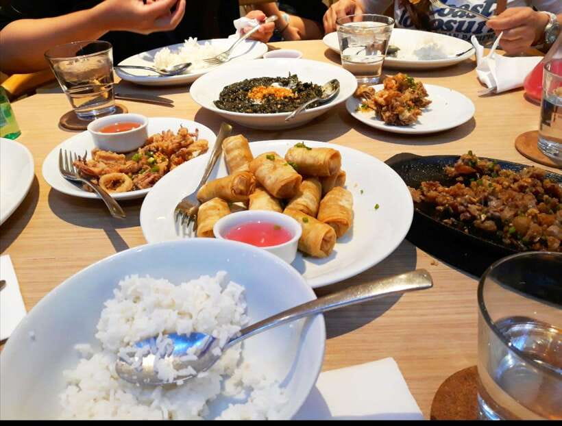 Manila: Intramuros and Chinatown Food Tour with Food Samples - Binondo food stops: seven tastes, not one formal meal