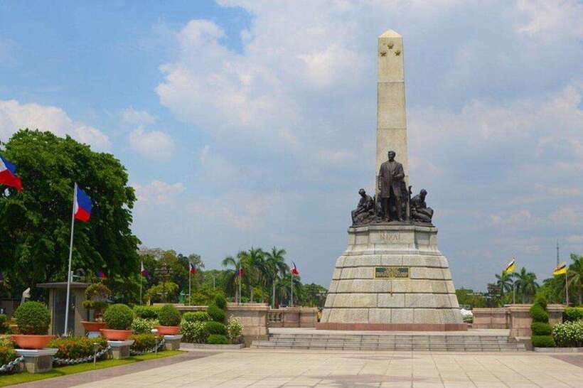 Manila Old & New City Private Tour - Fort Santiago and the final days of Jose Rizal