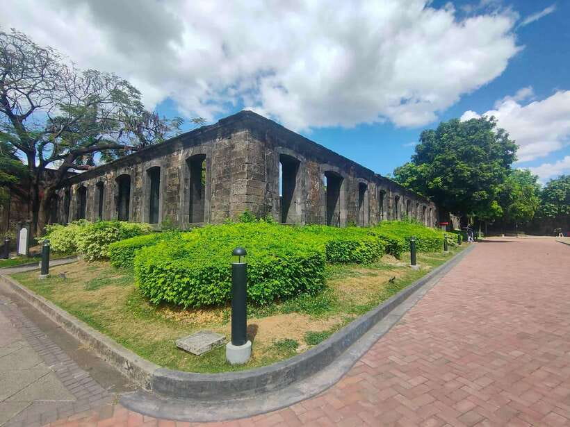 Manila: Rich History of Intramuros Private Tour - Fort Santiago and the José Rizal shrine