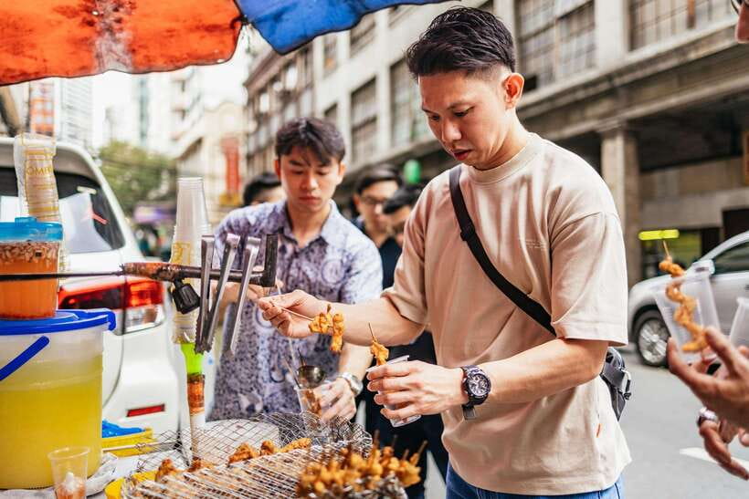 Manila: Street Food and Drinks Walking Tour with Tastings - Why this food walk works so well in Manila