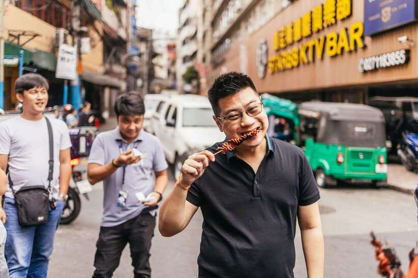 Manila: Street Food and Drinks Walking Tour with Tastings - The guide makes or breaks the experience