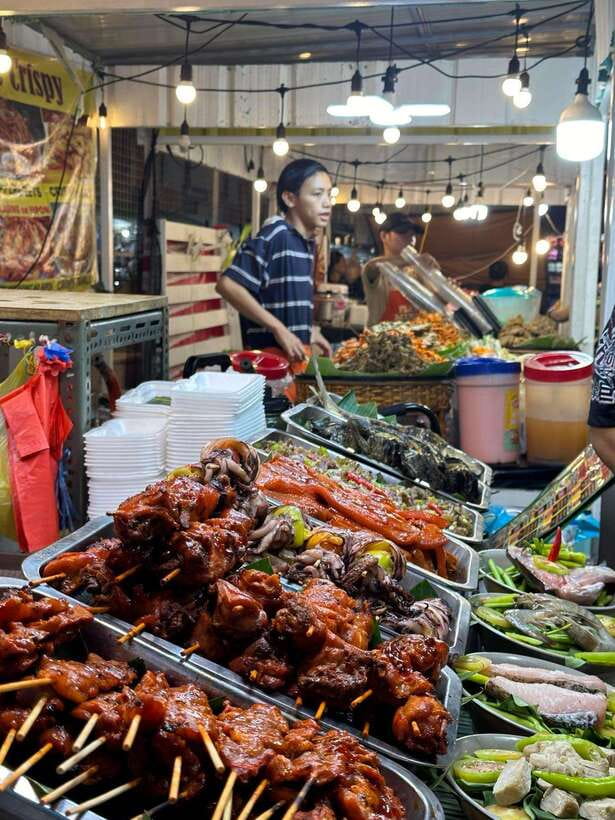 Manila Street food and Night Market Tour - Pasig Esplanade: a quieter finish by the river