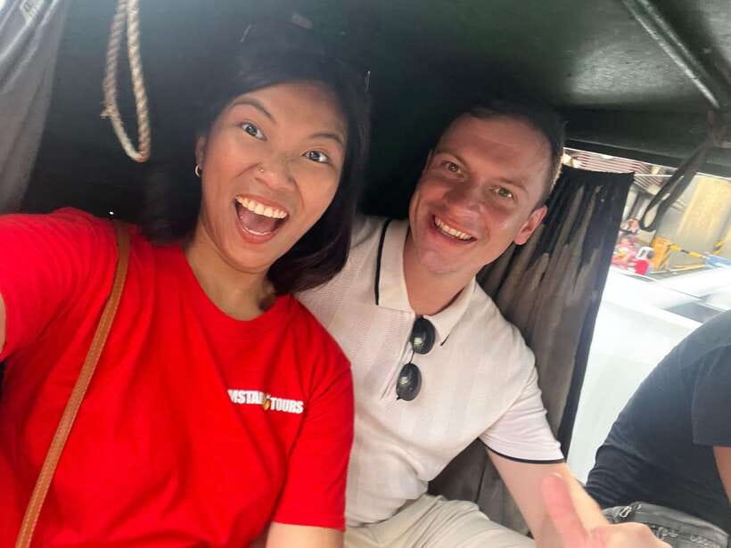 Manila Tuk-Tuk Adventure Hop-in and Hop-Off - Meeting the guide at HSBC Bank Binondo