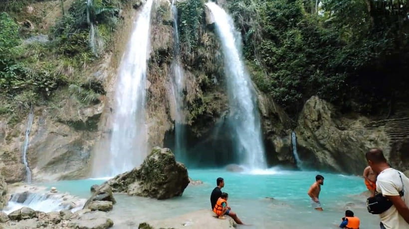Oslob: Whaleshark Swimming, Inambakan Falls & Moalboal Tour - What happens at Oslob’s whale shark area