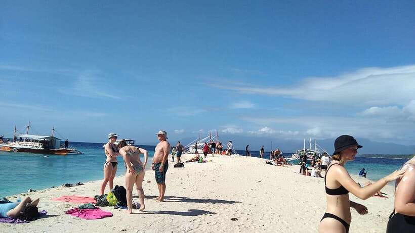 Oslob: Whaleshark Watching, Tumalog Falls & Sumilon Island - What to pack for a wet, early start