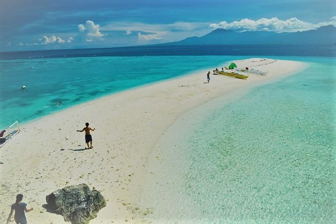 Oslob Whaleshark with Sumilon Island - The banca ride to Sumilon Sandbar