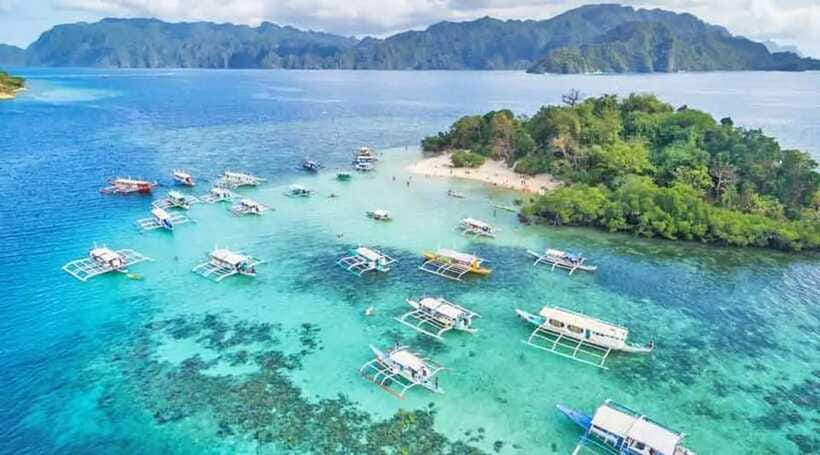 Palawan: Coron Island Super Ultimate Private Tour - Lunch, guides, and the human side of the day