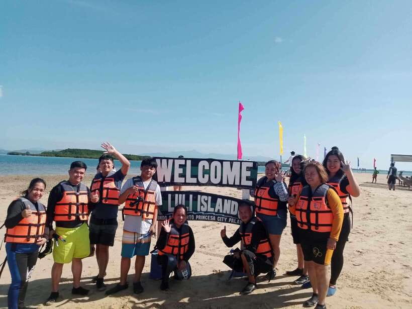 Palawan: Honda Bay Island Hopping Cruise - Reaching Starfish Island