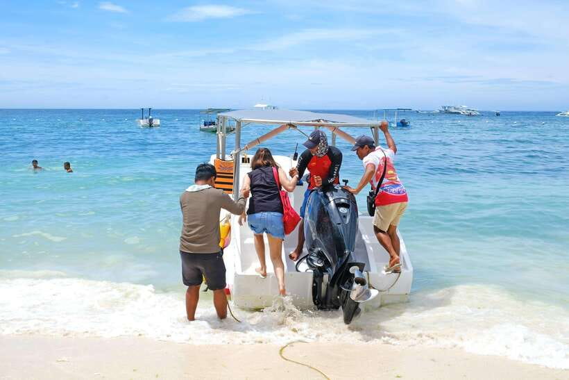 Panglao: Solo or Tandem Parasailing Experience near Alona - What happens before you leave the beach
