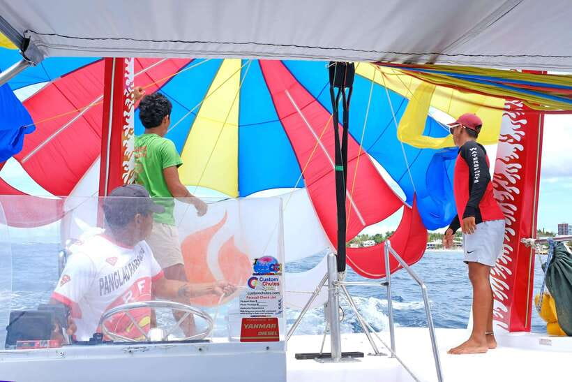 Panglao: Solo or Tandem Parasailing Experience near Alona - Who will enjoy this Panglao activity?