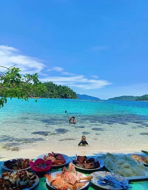Port Barton: Island Hopping with Lunch,Hotel Transfer & Fees - Double Island Sand Bar is a short scenic stop