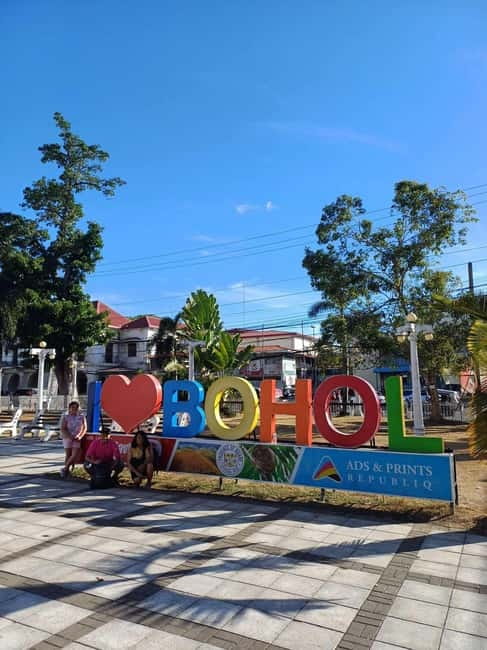 PREMIUM Bohol Eco-Tours: Chocolate hills - Cooling off at Pangas Falls