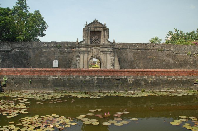 Private Half-Day Makati (Old Manila) with Intramuros - Rizal Park and the opening chapter
