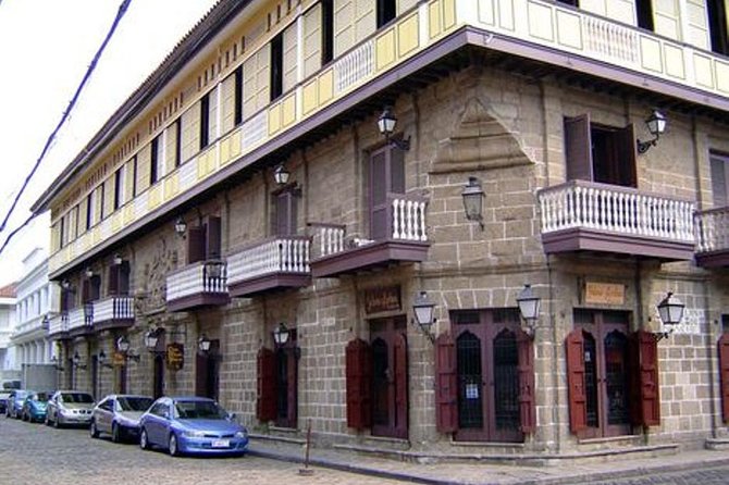 Private Half-Day Manila with Rizal Park and Fort Santiago - The American Cemetery and the weight of World War II