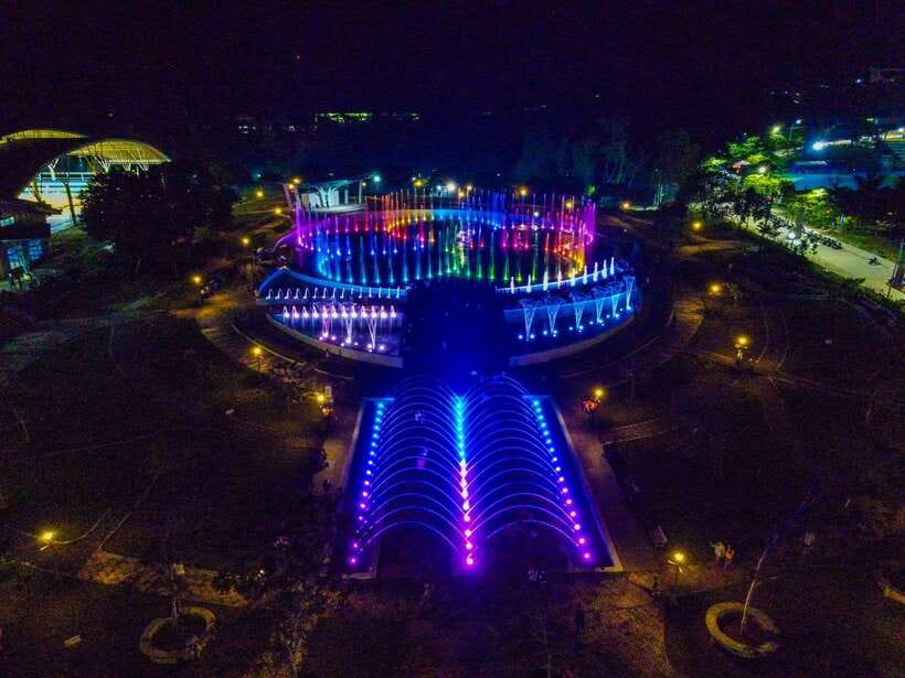 Puerto Princesa: Balayong People's Park with Dinner and Show - Starting with dinner in downtown Puerto Princesa
