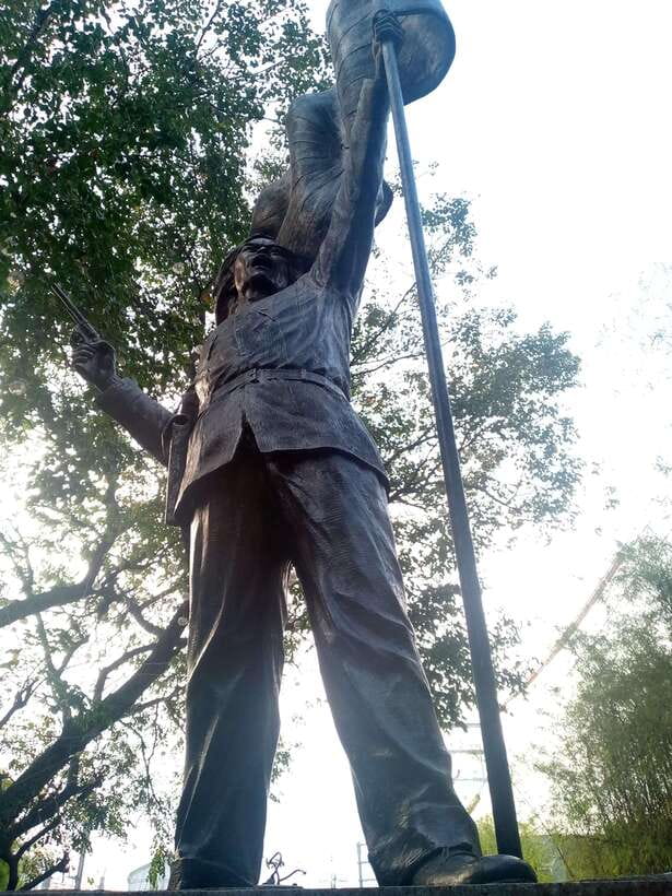 Revolutionary Tour of Manila - Manila Cathedral shows the struggle for power