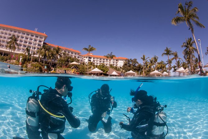 Scuba Diver Course (PADI) - Equipment, towels, water, and extra costs