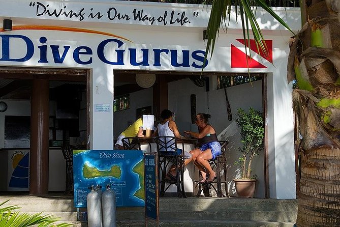 Scuba Diving in Boracay: SSI Basic Diver for Beginners - The human side of the experience