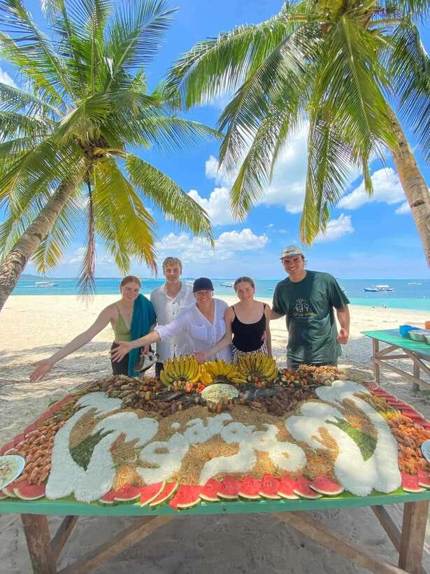 Siargao:Tri Island Hopping Naked Island, Daku, Guyam w/Lunch - Daku Island: the lunch stop with the most time