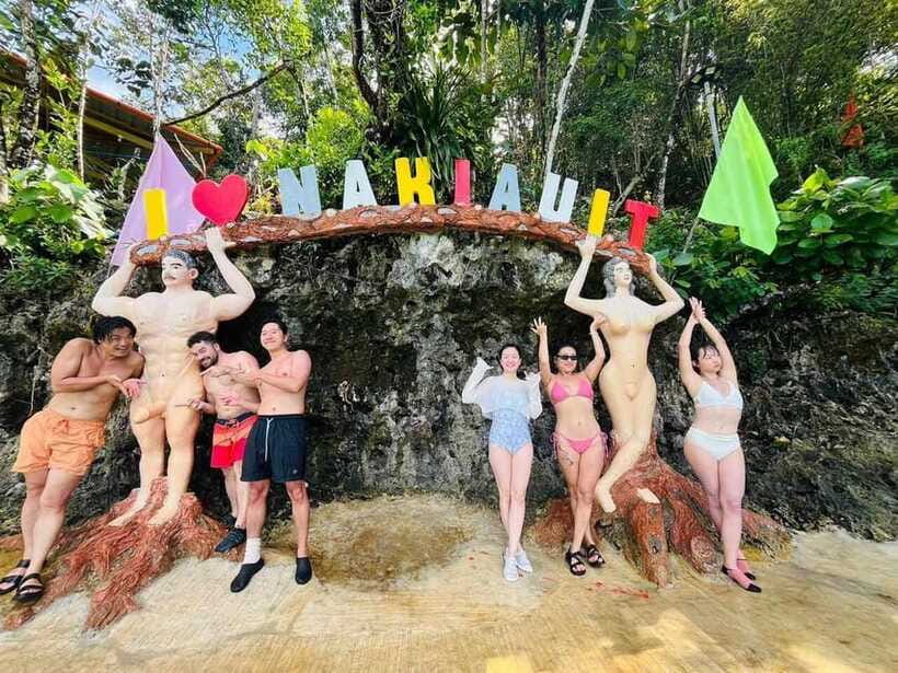 SOHOTON COVE TOUR - The boodle fight lunch