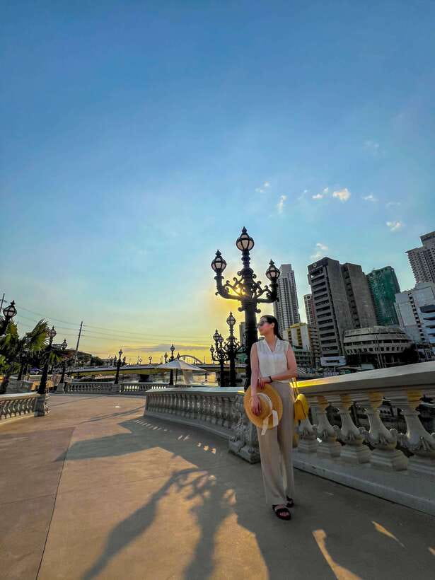 Solo Traveler Friendly Manila Walk w/ Mobile Photography - Three National Museums, three different experiences