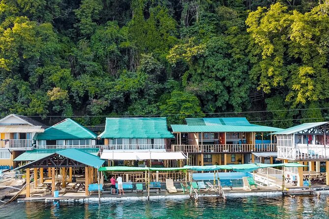Wonderful Snorkeling Trip from Manila! updated 2023*** - The 10-minute boat ride to the reef